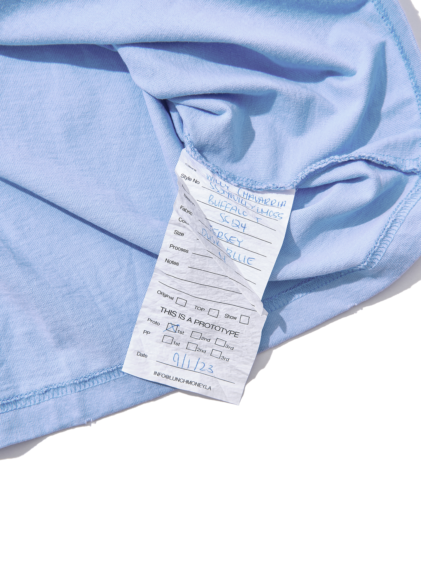 06-ShowPiece / BUFFALO TEE