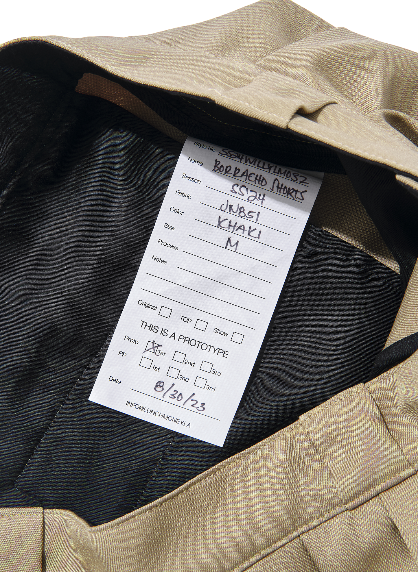 26-ShowPiece / BORRACHO SHORT